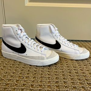 Women’s Nike Blazer Mid ‘77 Vintage SIZE: 5.5